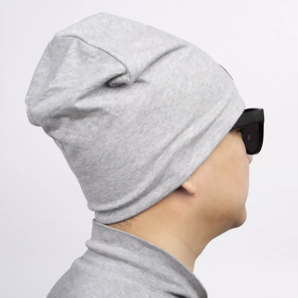 Bonnet en tulle argenté